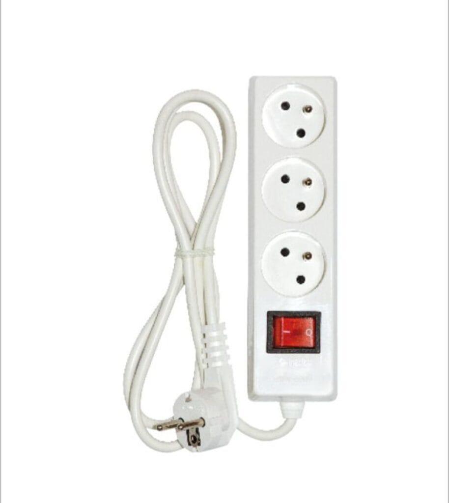 Multiprise INGELEC – 3 Prises 2P+T – Interrupteur – Câble 1,5 m – Blanc